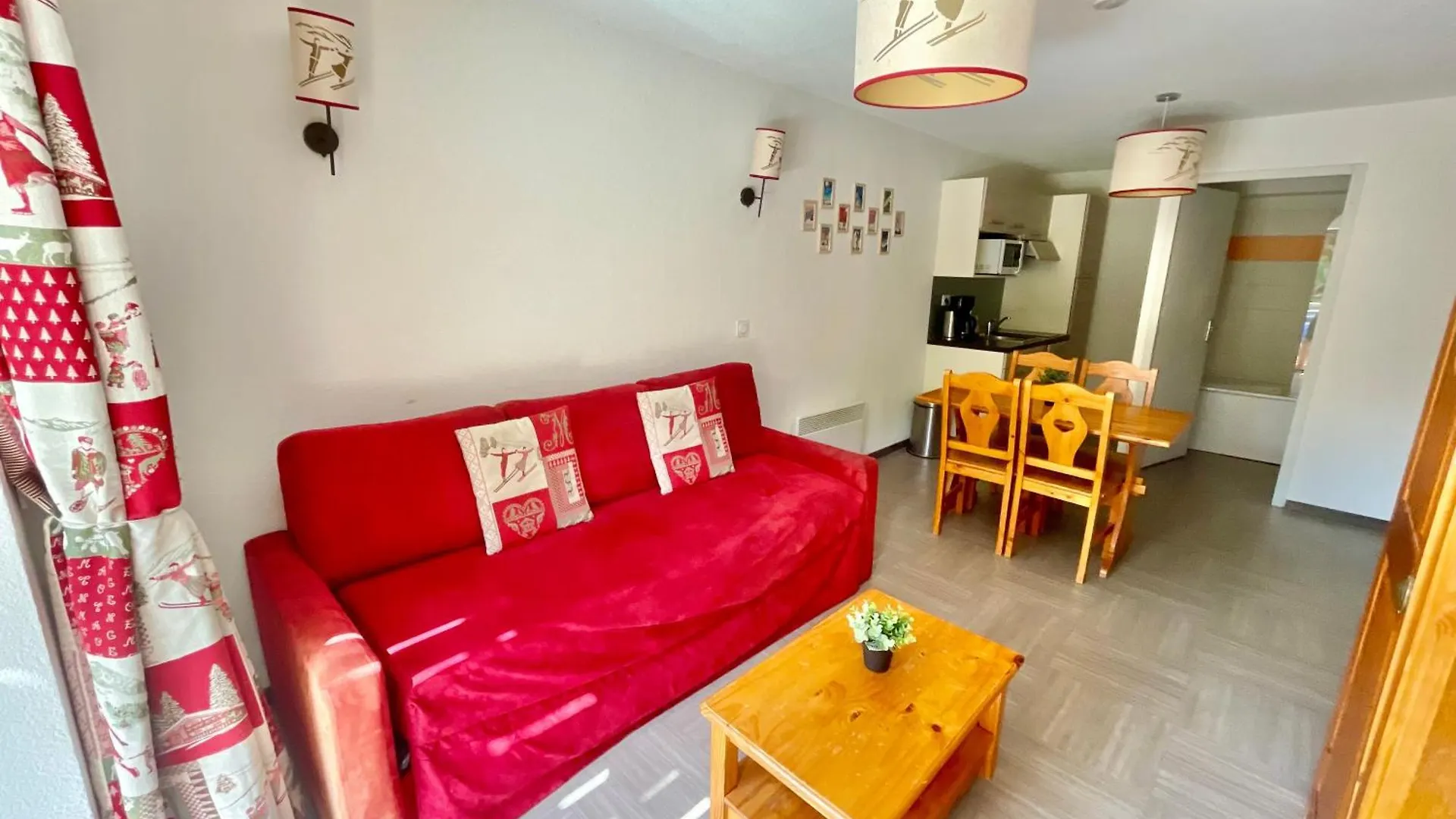 Appartement Vars Sur Les Pistes De Ski Avec Piscine Sainte-Marie  France