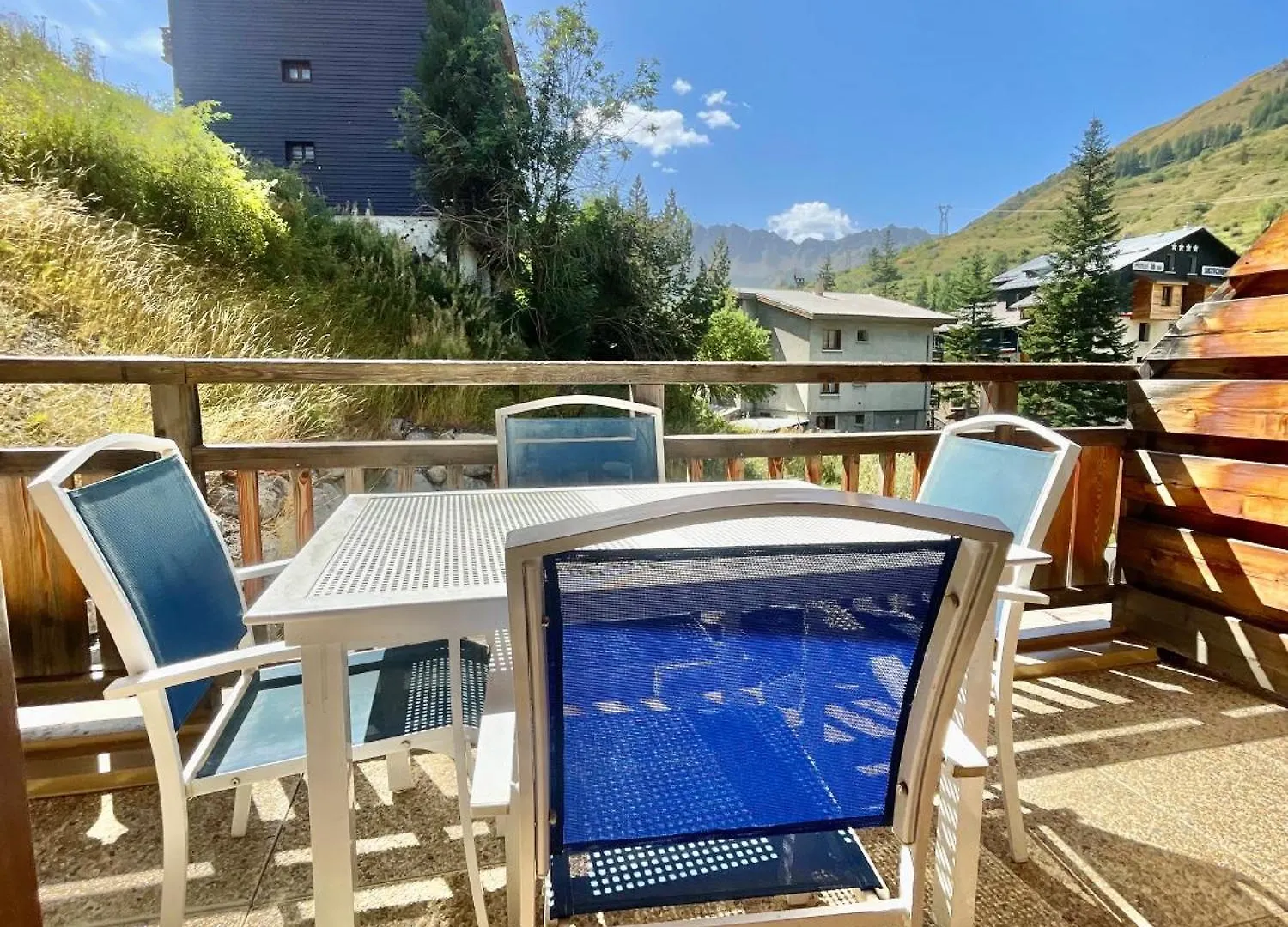 Apartment Appartement Vars Sur Les Pistes De Ski Avec Piscine Sainte-Marie  France